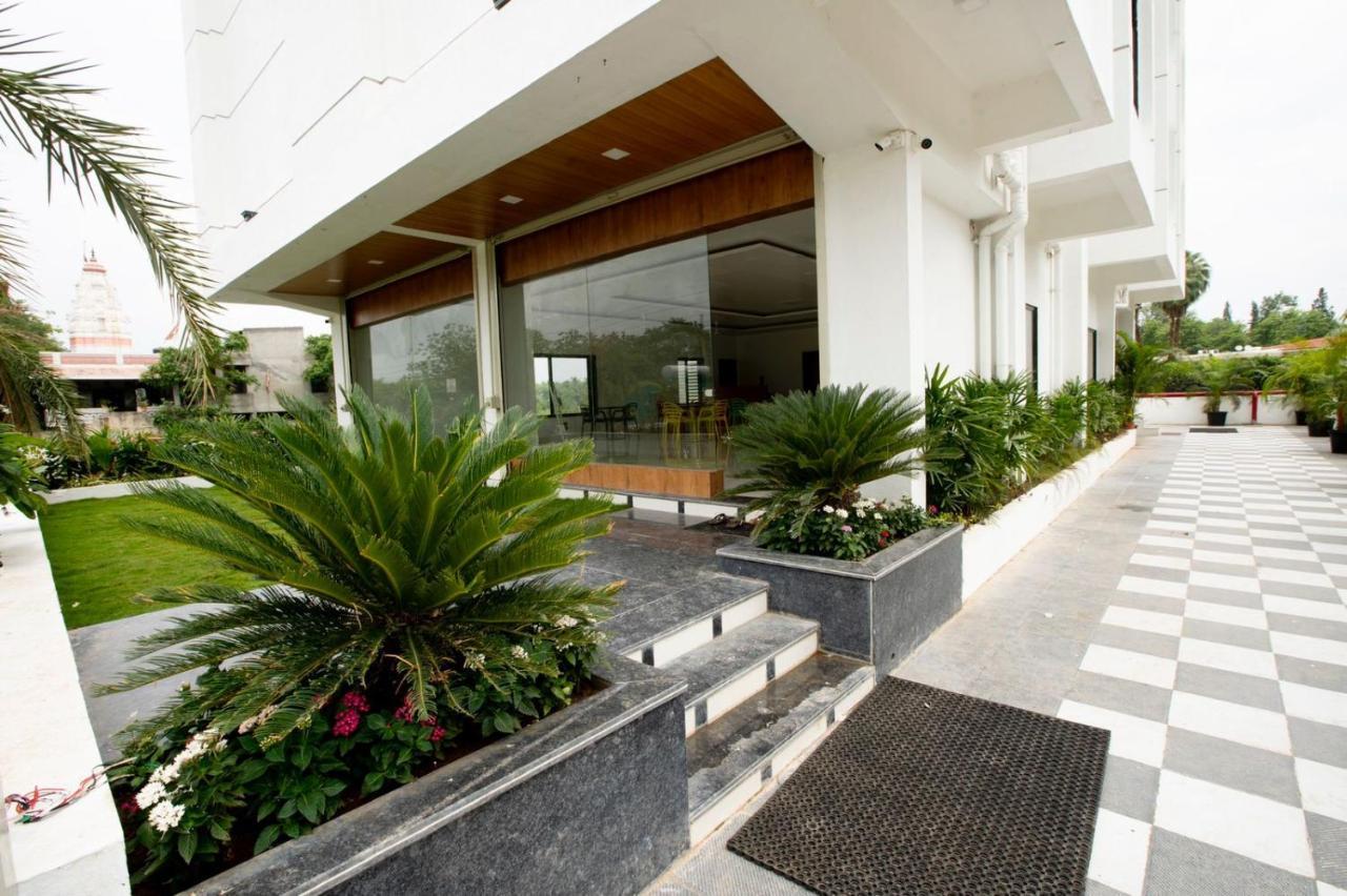 Hotel The Orange Flag Аурангабад Екстериор снимка