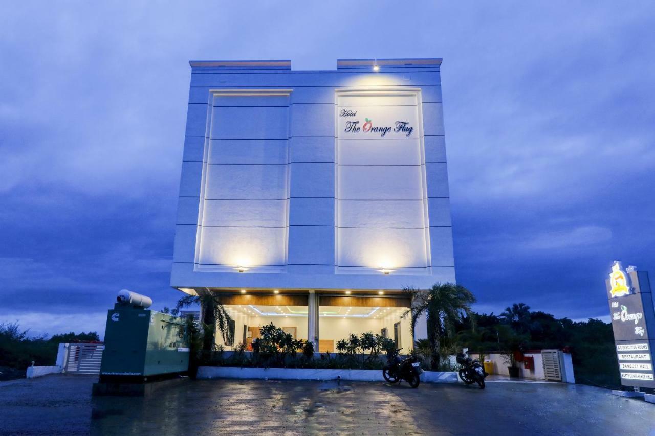 Hotel The Orange Flag Аурангабад Екстериор снимка